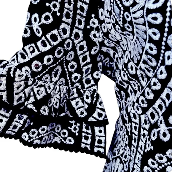 Chico's Eyelet Tiered Sundress Embroidered
Maxi Blue White Size 14/2.5 Dress - Picture 6 of 13